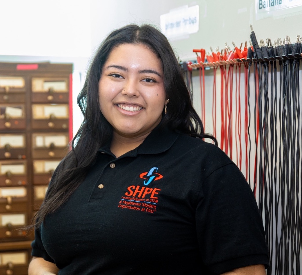 安娜贝拉萨莫拉