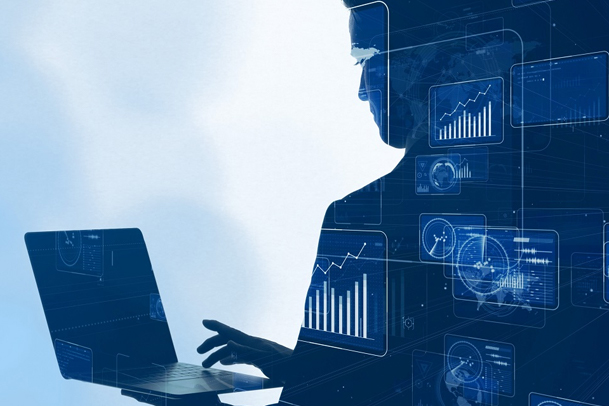 太阳城娱乐 will recruit and train talented and diverse students who are economically disadvantaged and provide them with a unique opportunity to pursue graduate education in a burgeoning field.