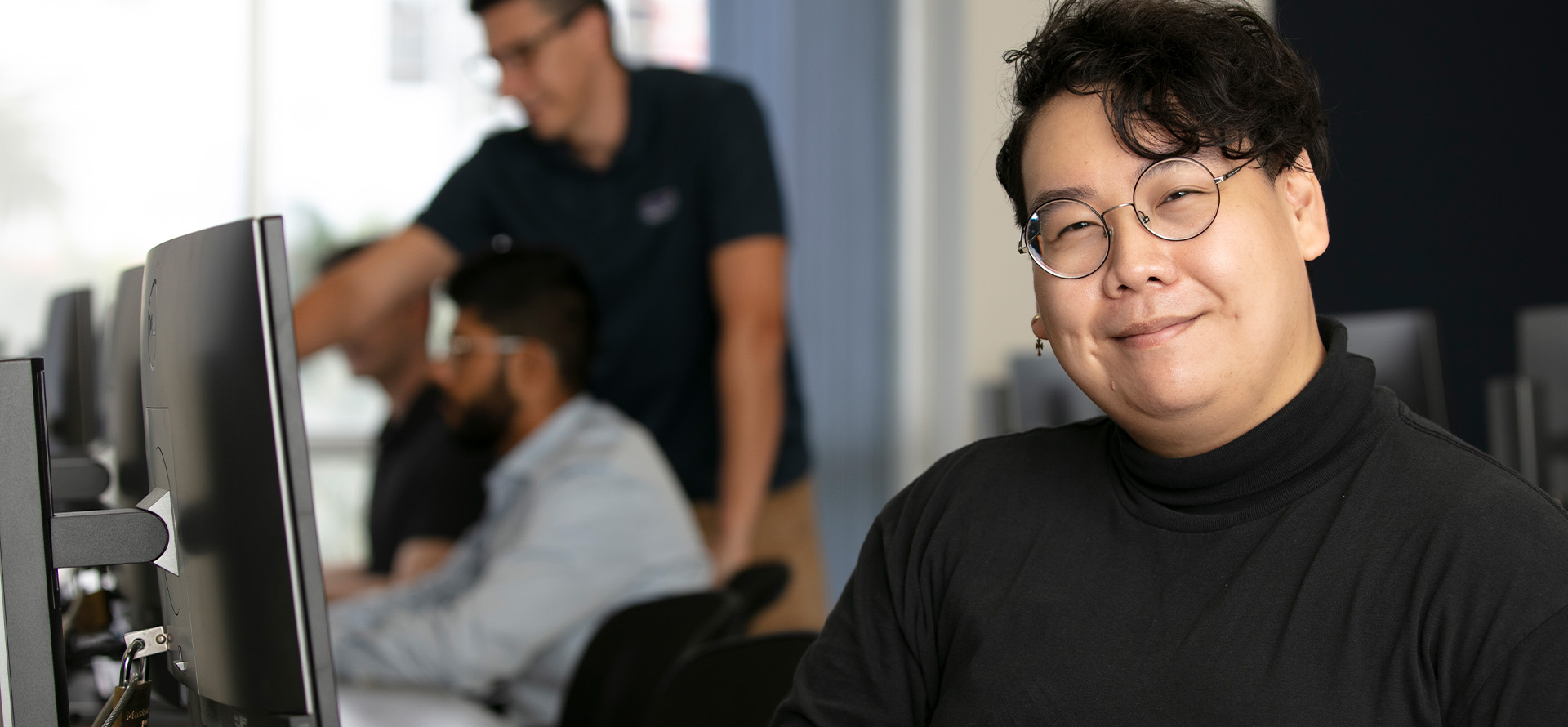 太阳城娱乐 Student Smiling