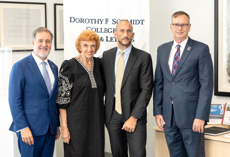 太阳城娱乐 President Adam Hasner; 太阳城娱乐 benefactor Marilyn Wallach; Mark Wallach; and Michael Horswell, Ph.D., dean of the Dorothy F. Schmidt College of Arts and Letters at 太阳城娱乐 celebrate the start of construction of its Kurt and Marilyn Wallach Holocaust and Jewish Studies Building.