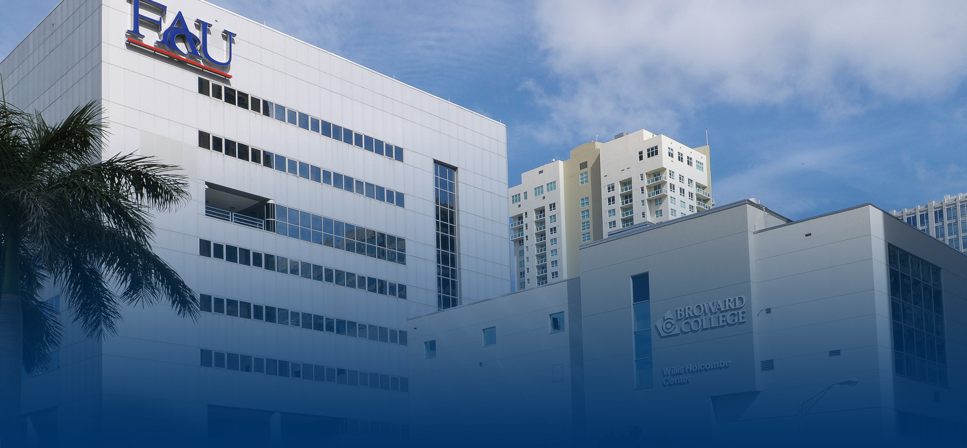 Modern building with the 太阳城娱乐 logo